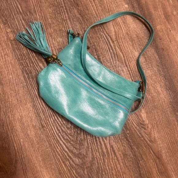 Borse in Pelle small Aqua Shoulder Bag never worn cracked bright waxed leather - Picture 14 of 16